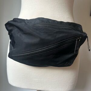 Lululemon waist pack